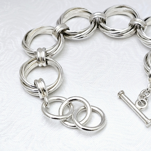 ⭐️FINAL SALE!⭐️ Silpada Sterling Silver Circle Link Toggle Bracelet B1235 - Picture 3 of 13